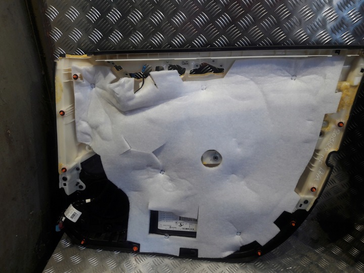 фото №16, Mercedes gle w166 обивка боковина перед