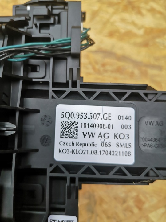 фото №8, Seat ateca стрічка підкермові важелі перемикач 5q0953549f