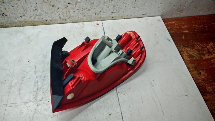 фото №14, Лампа левая левый зад w крыло вкладка audi a4 b8 avant универсал 8k9945095