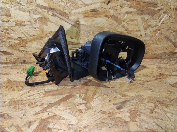 фото №1, Volvo s80 ii v70 8pin 31297863 дзеркало праві