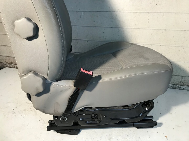 фото №6, Сидіння лівий водія renault clio iii рестайлінг 09-12 напівшкіра сірий beż