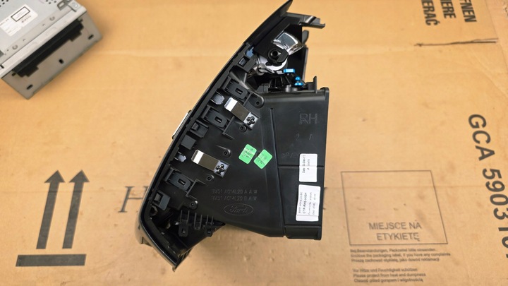 фото №11, Ford focus mk3 2010 - 2014 r панель радио навигации навигация радио считыватель