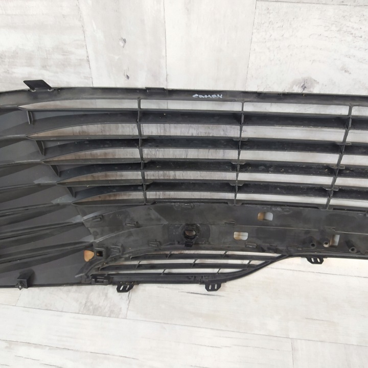 фото №10, Toyota camry viii решётка бампера перед передняя 53113-33020