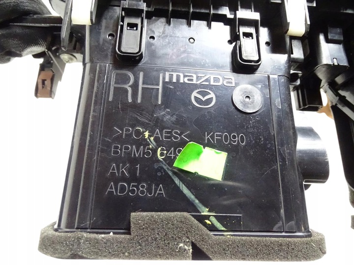 фото №11, Решётка решётки воздуховод средняя з консоли + аварийные mazda 3 bm bn 2013-2019