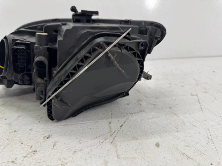 фото №12, Фара права передня фара праве bi-xenon audi tt oem номер 06-14 8j0941004d