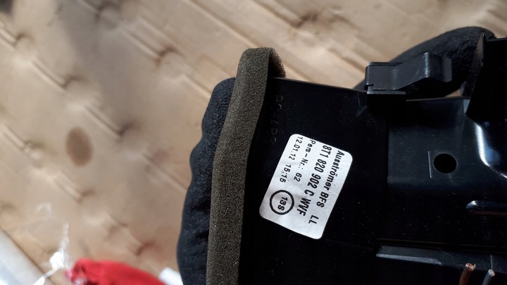 фото №11, S4 b8 a4 решітка повітропровід права 8t1820902c європа