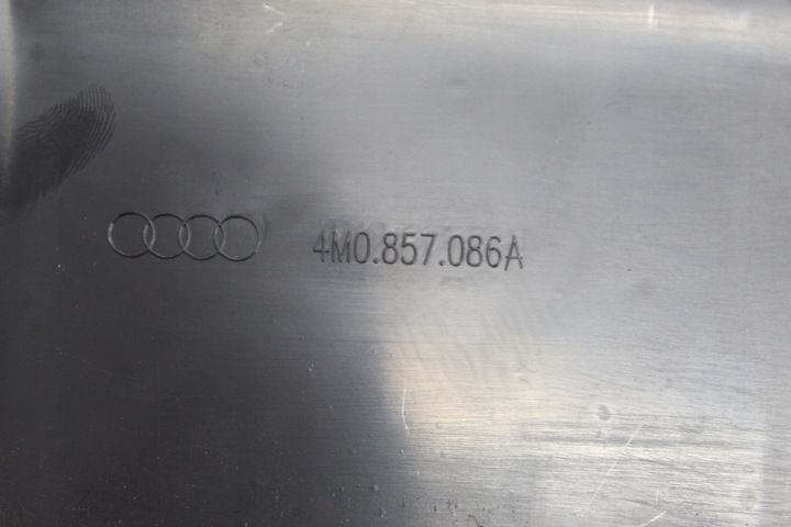 фото №3, Audi q7 4m захист заглушка панелі права 4m0857086a