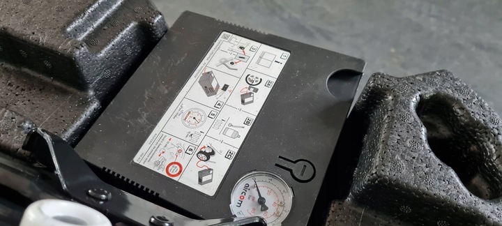 фото №7, Sq8 4m q8 rsq8 вкладка пена домкрат подъемник колёса багажника компрессор