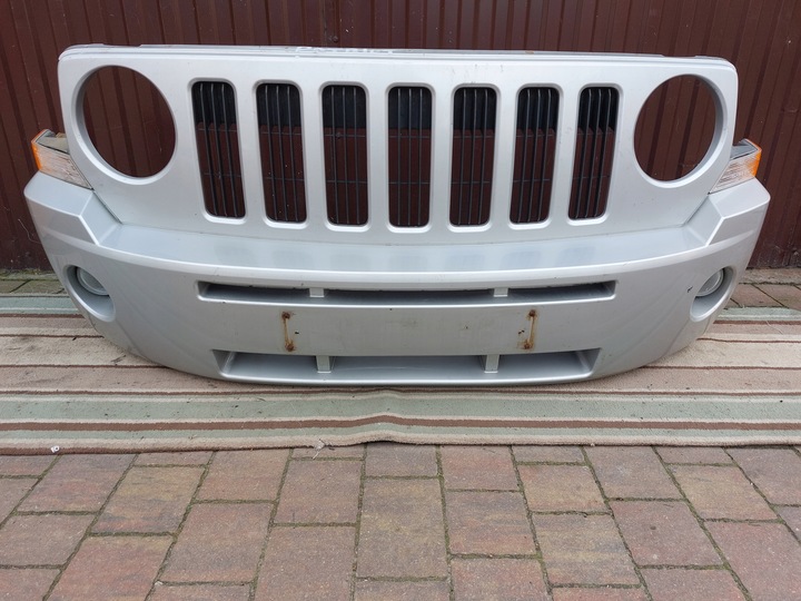 фото №1, Бампер перед jeep patriot 06-10 серебряный