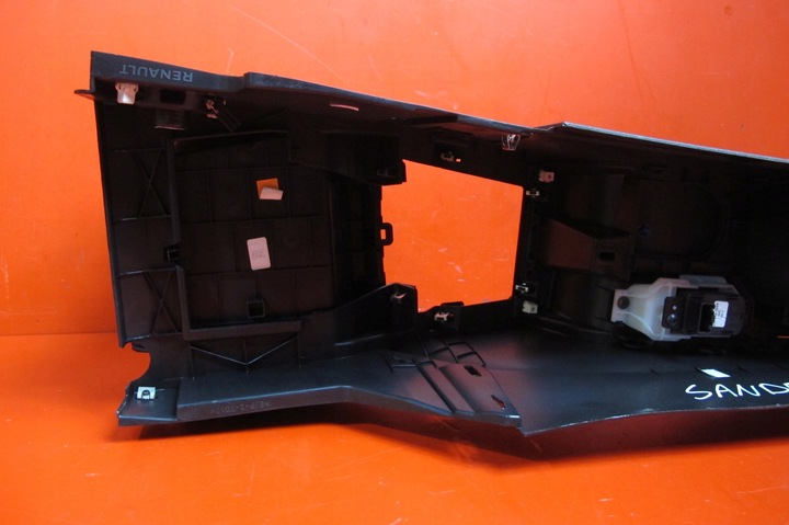 фото №9, Dacia sandero iii stepway 21- тунель середній підлокітник європа