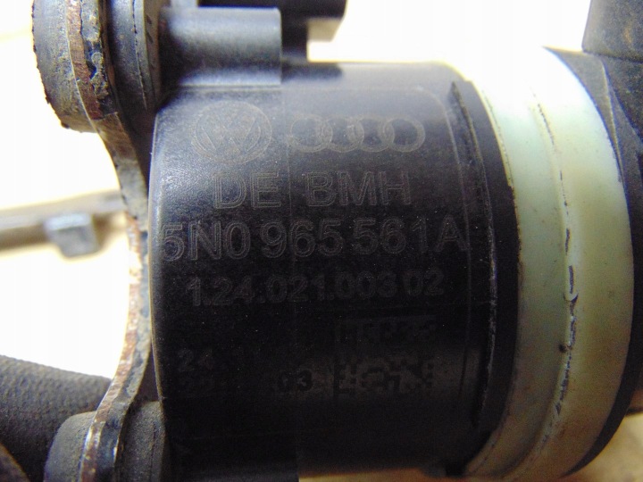 фото №9, Помпа циркуляції основний  vw skoda audi 5n0965561a