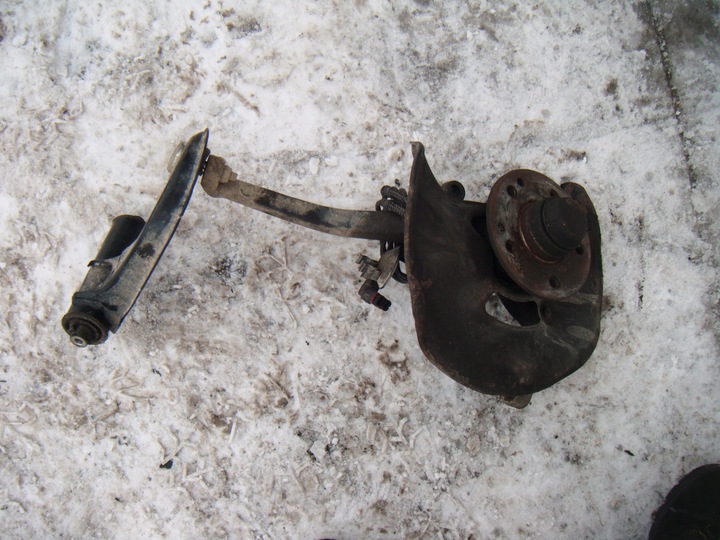 фото №1, Mercedes c класс w202 2.0 бензин 93-01 поворотный кулак ступица правый перед