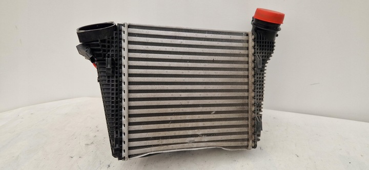 фото №1, Porsche macan рестайлинг интеркулер радиаторов воздуха левый