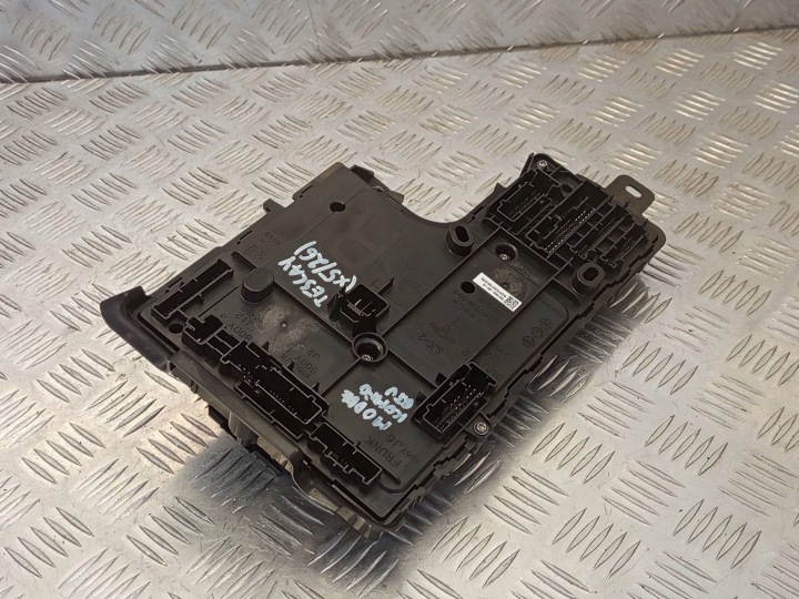 фото №9, Tesla oem номер 1657650-00-c y блок керування  блок комфорту оригінал (блоки керування бортовою мережею)