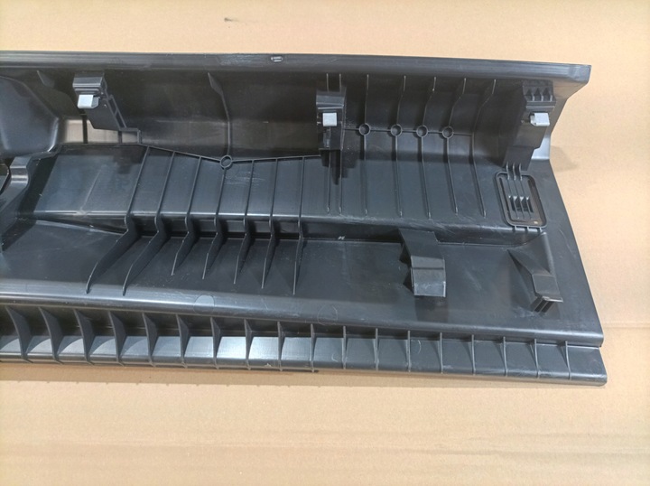 фото №10, Vw golf 8 viii защита заднего ремня 5h6863459b