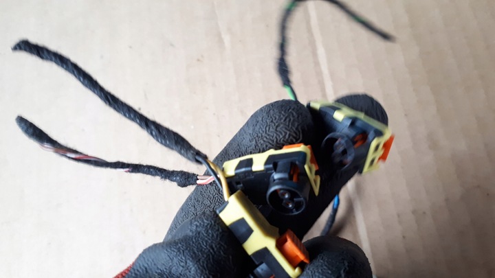 фото №6, A4 b9 8w s4 штекер разъём подушка безопасности 4m1972562 a5 8w