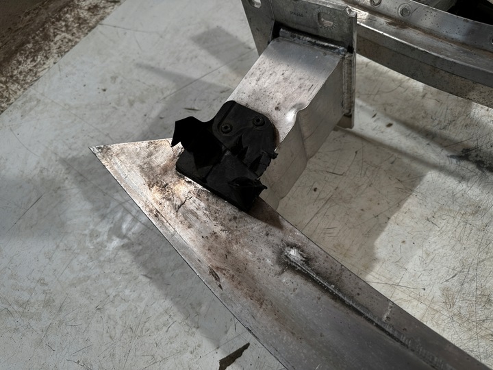 фото №8, Audi e-tron 4ke pas переднє підсилювач балка