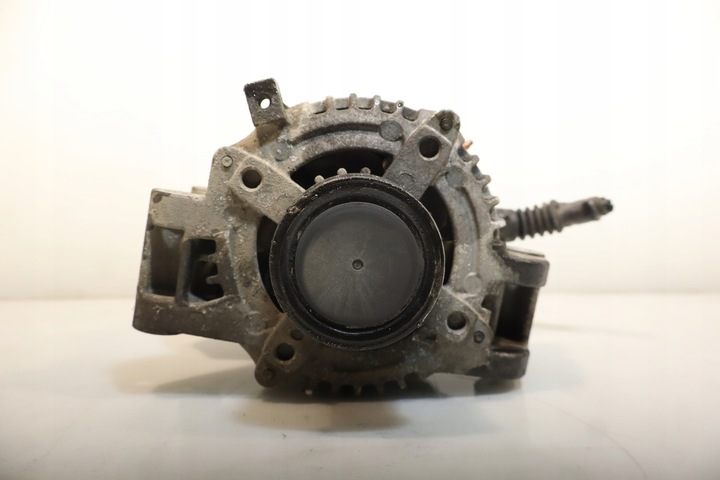 фото №1, Генератор toyota avensis ii t25 2.0d4d