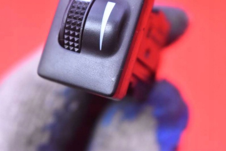 фото №8, Вимикач підігріву сидіння правий 453485 toyota avensis t27 09-11