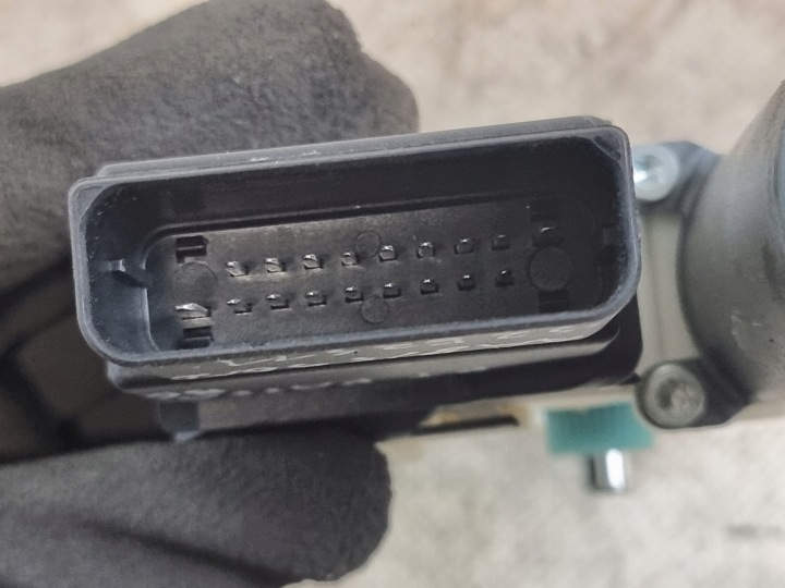 фото №10, Двигунчик скла праве зад oem номер 3c9959704 vw passat b6 06r
