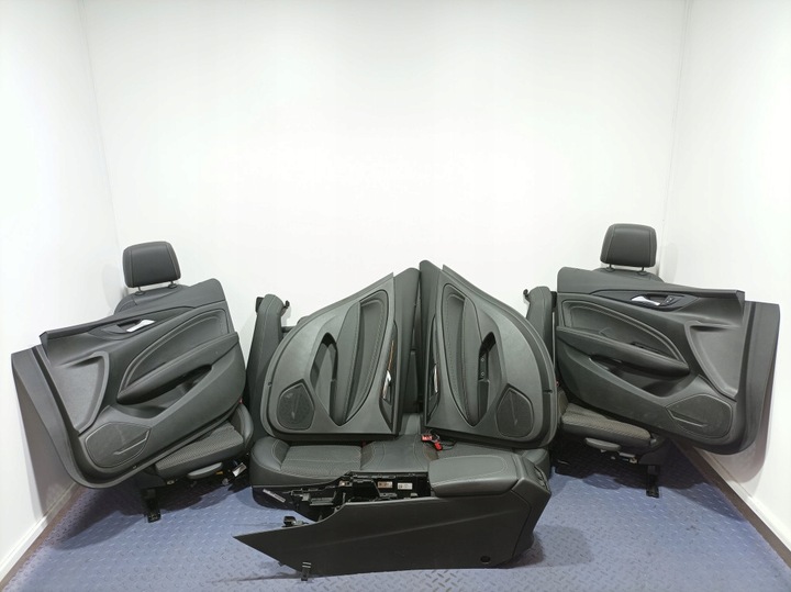 фото №1, Opel insignia b liftback сиденья диван комплект pół кожа салон eu