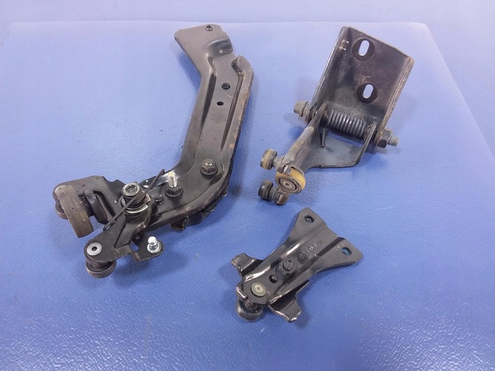 фото №5, Caravan iv направляющие ролики дверь боковых правых