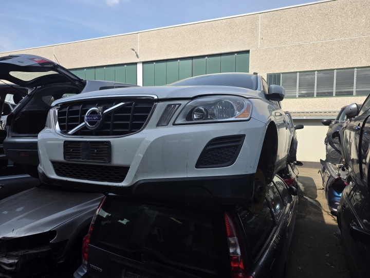 фото №8, Volvo xc60 i 08-13 r 614-46 шумоізоляція підкладка капота + застібки