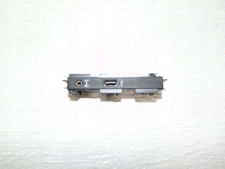 фото №1, Vw passat b8 usb port 5ta863324b