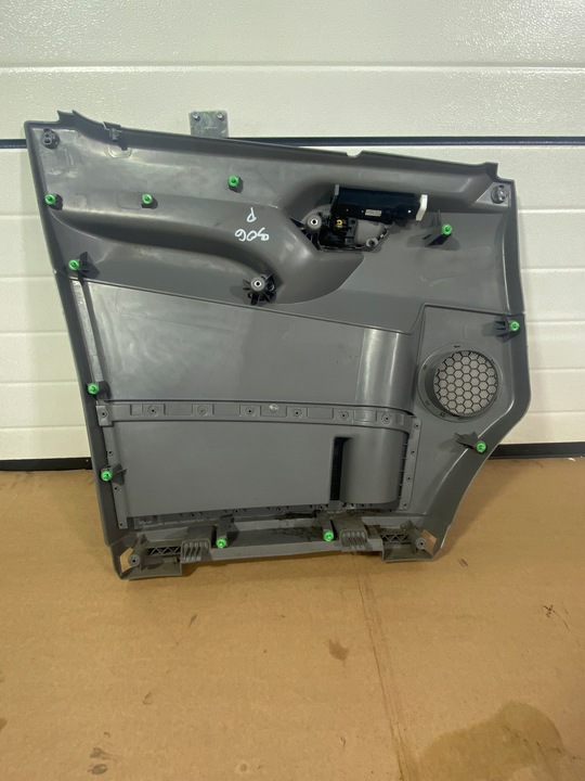 фото №3, Боковина дверь правые перед sprinter w906