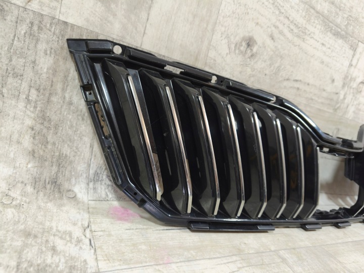 фото №6, Skoda superb iii 2015- центральная решётка бампера перед передняя 3v0853653b
