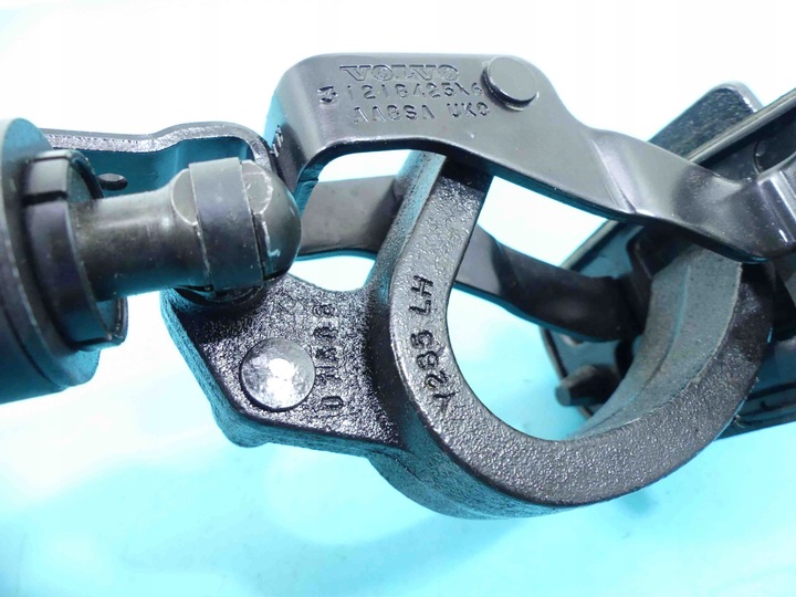 фото №9, Петля зад лівий кришки амортизатор volvo v70 iii 07-16