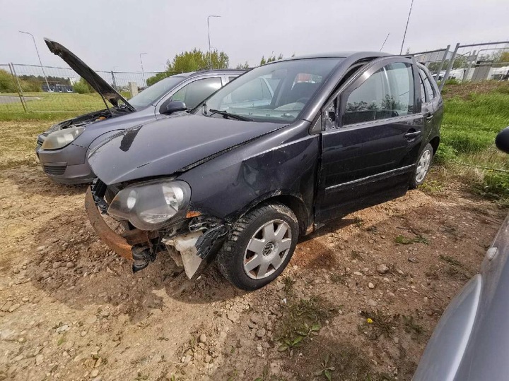 фото №6, Volkswagen polo впуск повітря do кабіни 2005 1.4l 6q0858069s