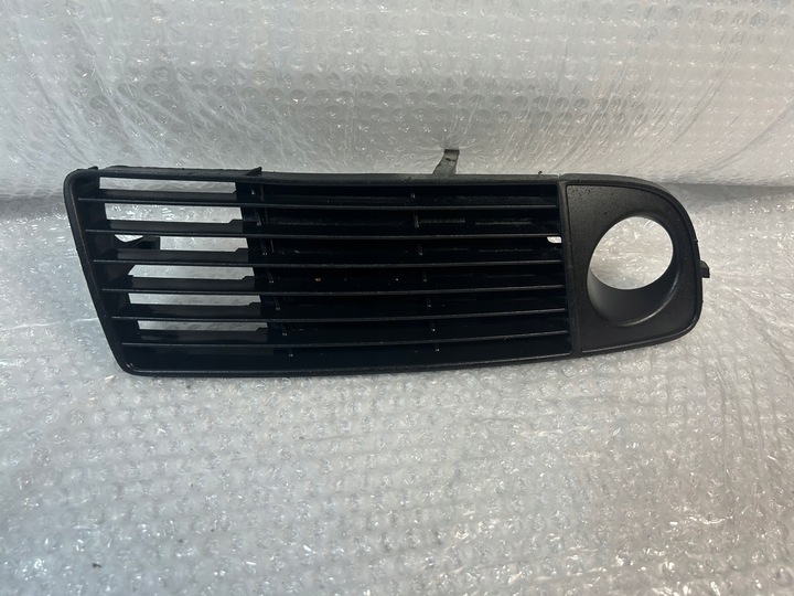 фото №1, Audi a6 c5 4b0 правая решётка перед