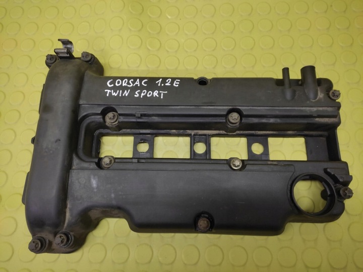фото №1, Opel corsa c 1.2 крышка клапанов 55351461