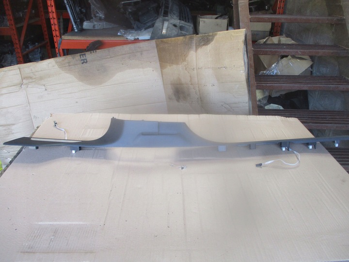 фото №1, Планка пороговая левая led 760853845b vw touareg iii