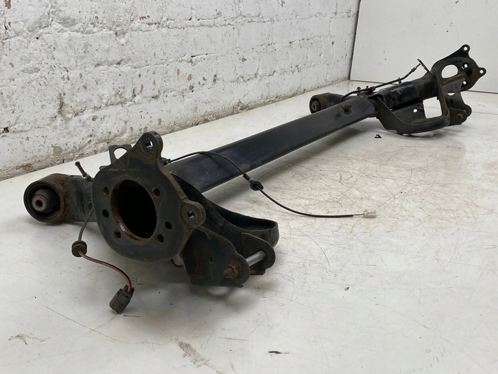 фото №13, 2013 toyota prius xw30 балка osi задней