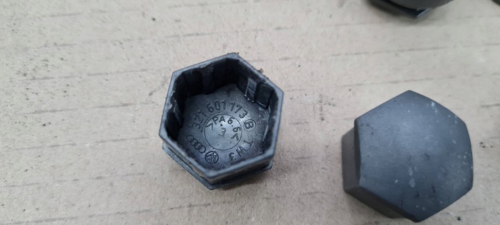 фото №13, A6 c7 4g накладки na гвинти 4f0601173a ключ 17 20 штук a4 b8 b9 a5 q5 q3