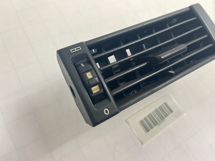 фото №15, Решітка повітропровід права пасажира w панель приладів консоль mercedes w124