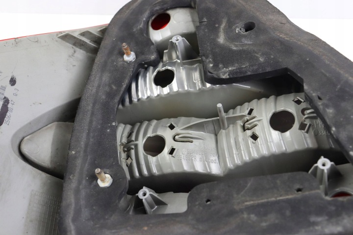 фото №11, Mercedes w211 фара права зад задня sedan 334508 334682r європа