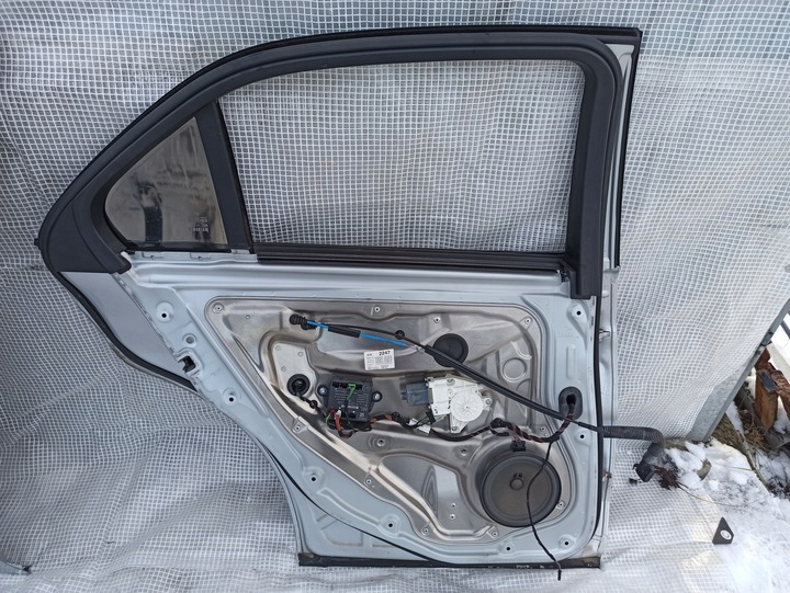 фото №10, Mercedes w212 e-klasa sedan дверь левая задние зад 775 идеальные w цвет