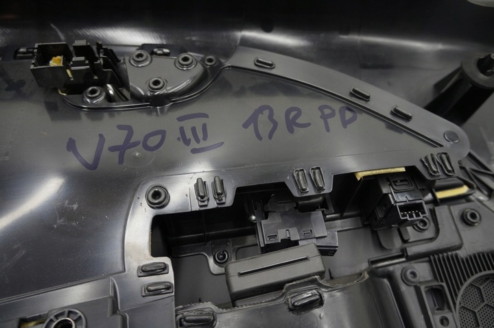 фото №6, Volvo v70 iii боковина праві перед