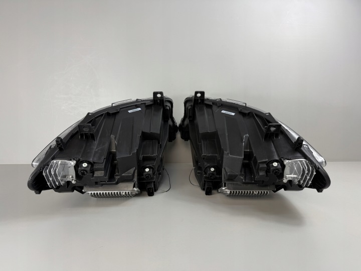 фото №13, Mercedes sprinter w907 910 лампы перед полный led комплект изменение з h7 идеальные