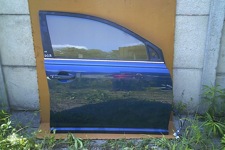 фото №1, Toyota avensis t25 03-09 двері праві передні 8p4