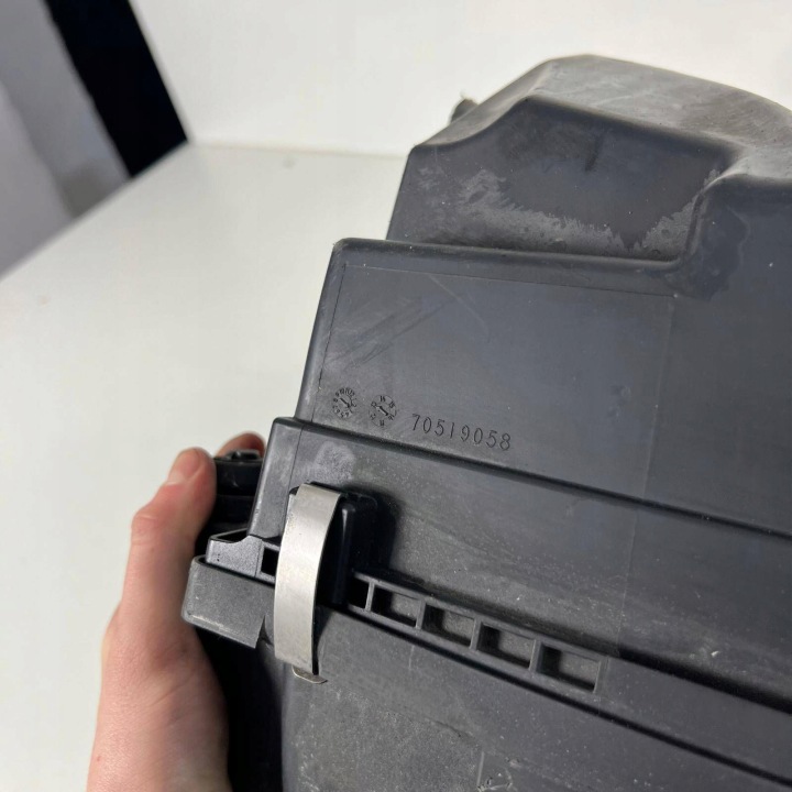 фото №12, Bmw 1 f20 f21 f30 2.0d корпус фільтра повітря oem номер 1371-8511655