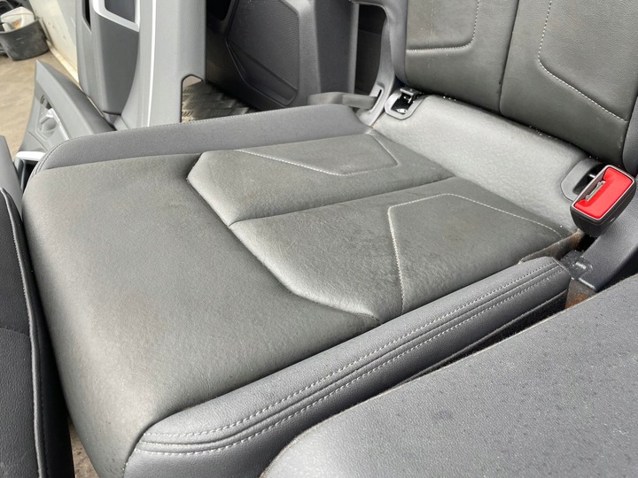 фото №5, Audi q3 83a сидіння сидіння оббивка двері suv зад