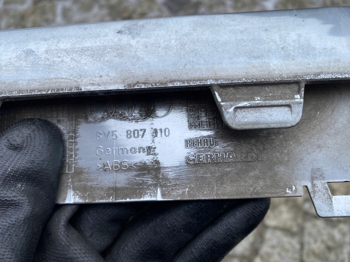 фото №9, Audi s3 s line 8v5 sedan планка спойлер хром перед 8v5807110 оригінал