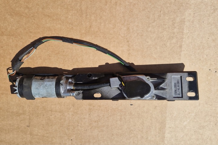 фото №5, Bmw 7 e38 замок крышка багажника bosch 0390201300 8352202