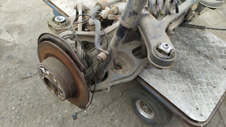 фото №9, Mercedes w207 балка подвешивание зад комплект