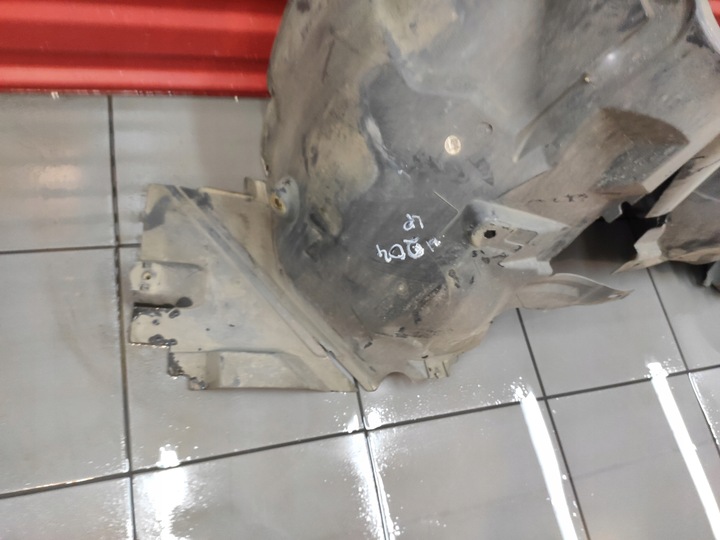 фото №13, Mercedes c-klasa w204 подкрылок передние комплектные левый правые перед оригинал