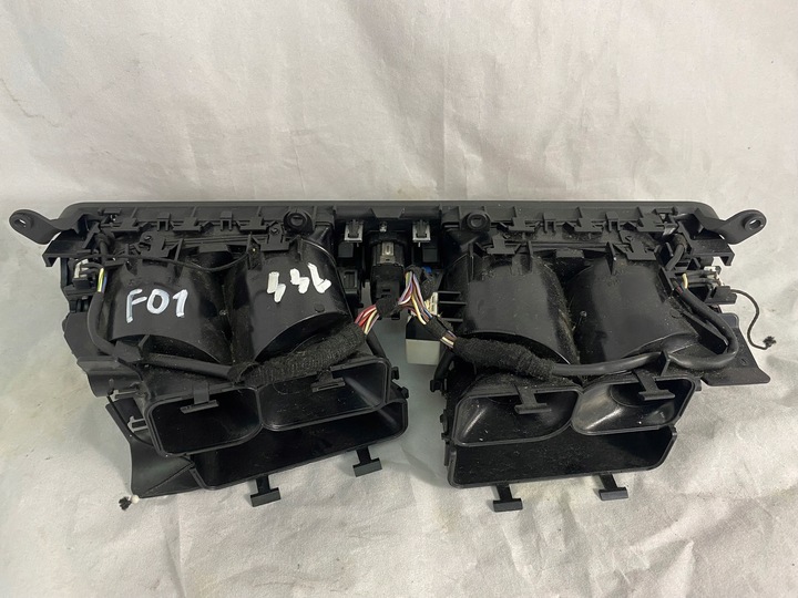 фото №12, Решітка повітропровід панелі середня oem 9115859